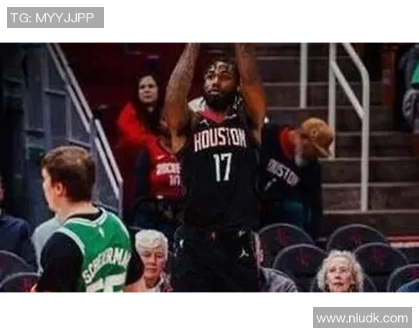 乌度卡误判葬送火箭三连胜，快船逆转将其推至西部第四